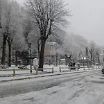 A La Montagne